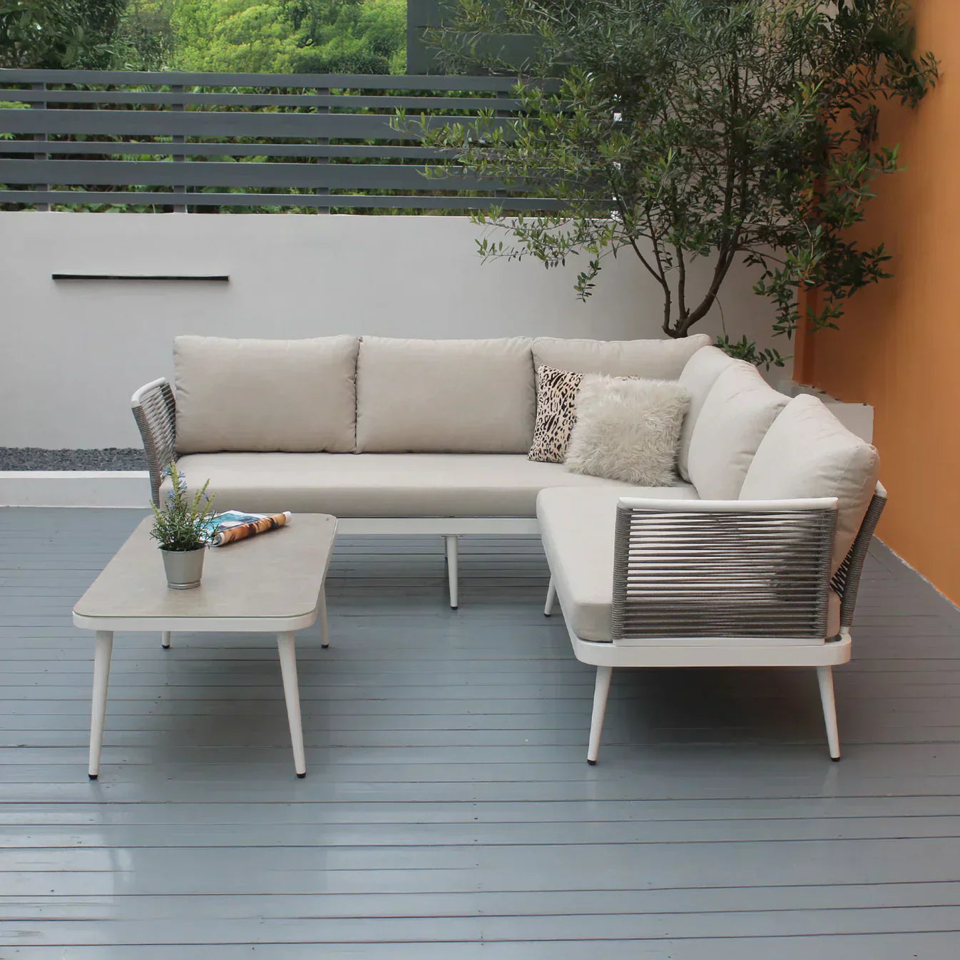 Creating a Resort-Style Backyard with an Aluminium Outdoor Sofa Lounge